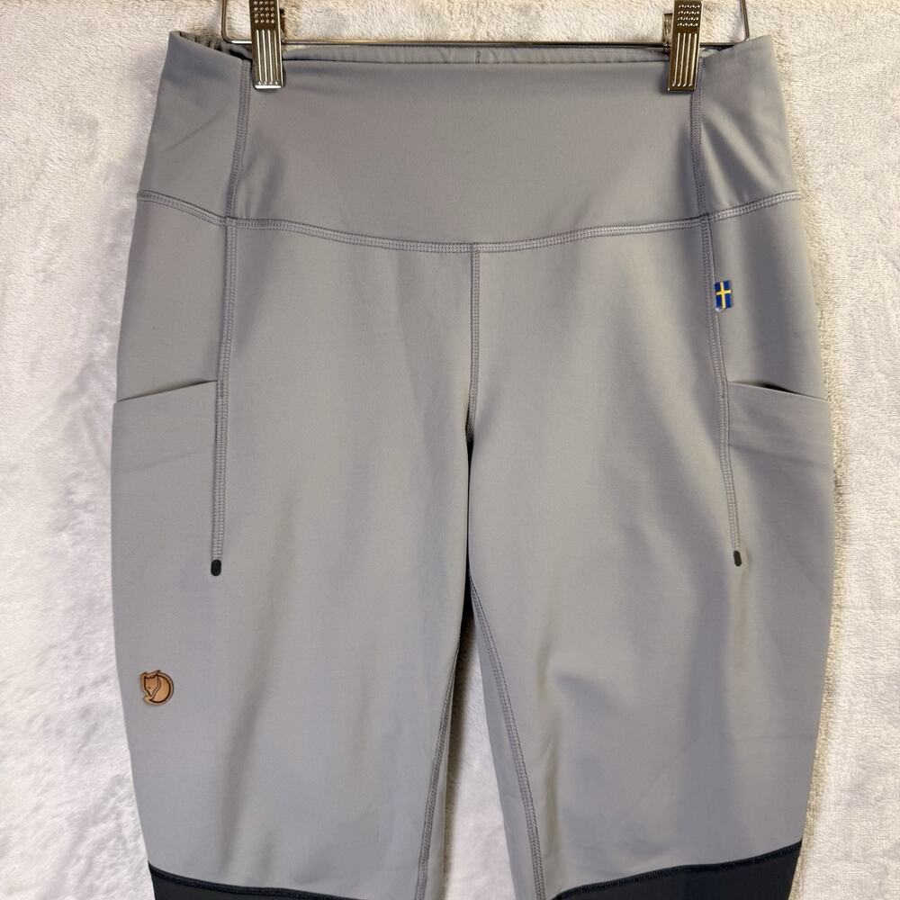 Women's Light Gray Activewear Leggings with Black Knee Panels - Picture 5 of 16